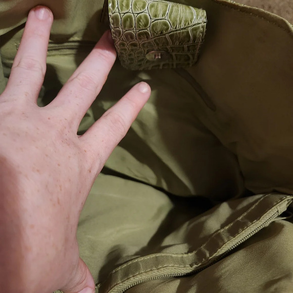 ๐3/$10 Green Faux Leather Pretty Shoulder Bag - Picture 6 of 9